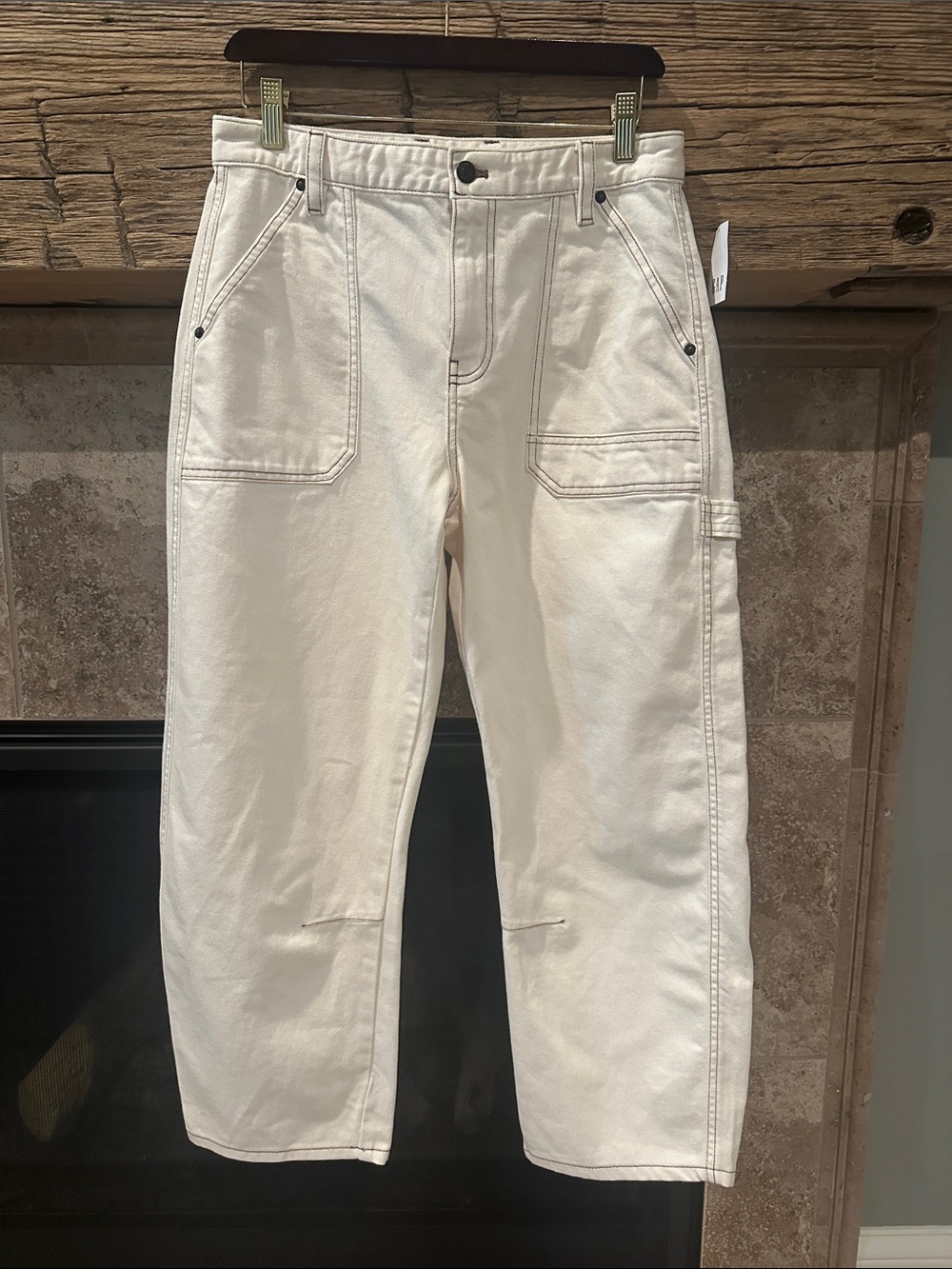 NWT. GAP Women's Cargo Barrel Jeans - Cream - Picture 5 of 8